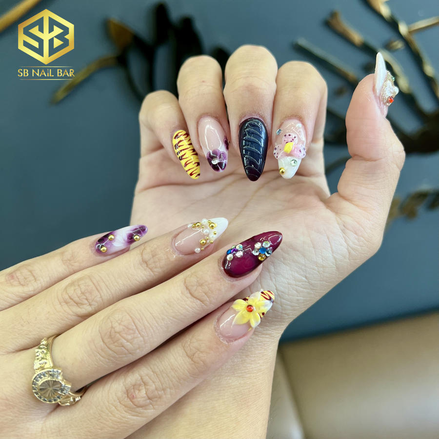 Elegant nail art